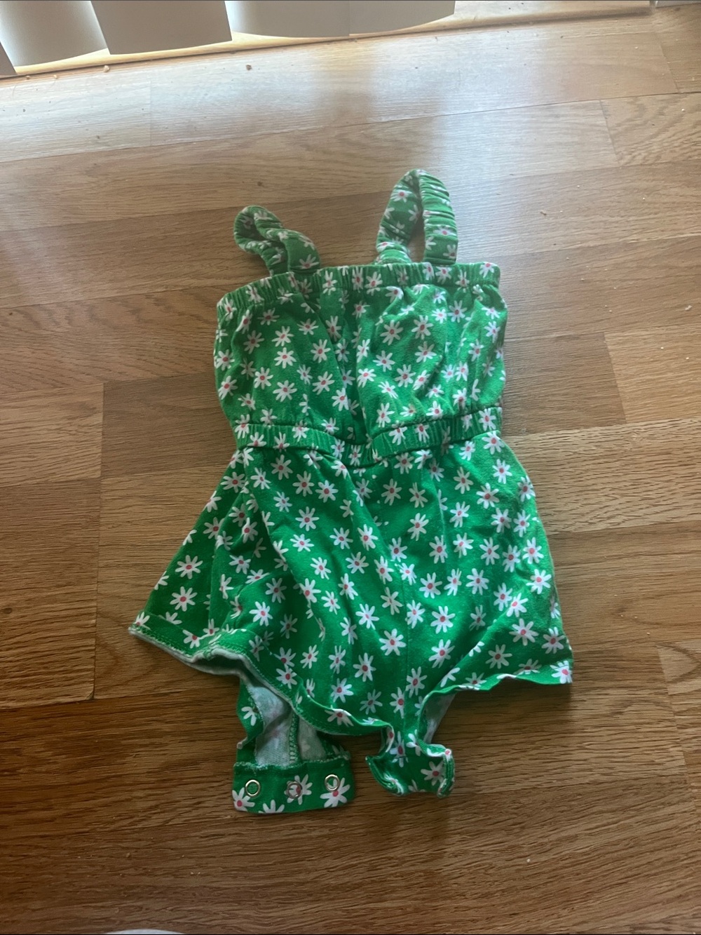 Green Daisy Print Girls' Romper - Kids Bottoms